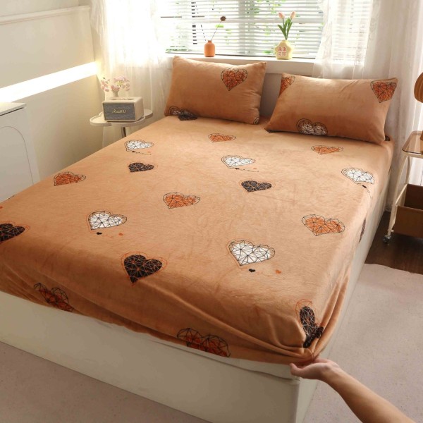 Cearsaf cu Elastic Cocolino 180x200cm si 2 fete de perna 50x70cm, Bej, inimioare [1]