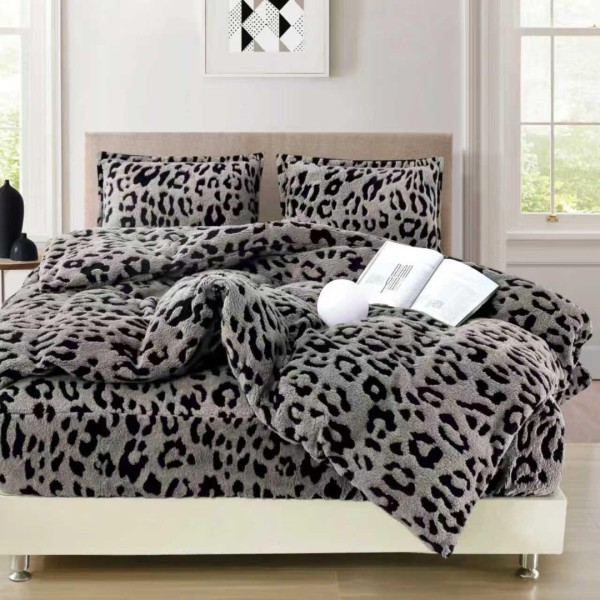 Lenjerie pat dublu, Super Pufoasa COCOLINO Sherpa, cu ELASTIC, 4 piese, Gri, Leopard Print [1]