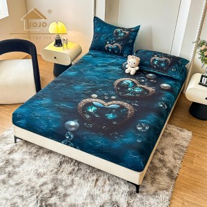 Cearsaf cu elastic, Bumbac FINET, Imprimeu 5D Identic cu Poza, 160x200cm, 2 fete de perne 50x70cm, Jojo Home, Albastru inchis, Inima Oceanului