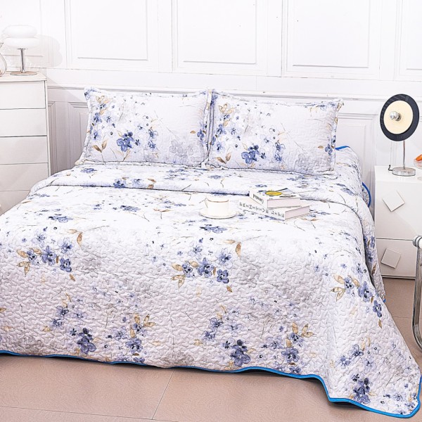 Cuvertura Matlasata din Bumbac Satinat, cu Bordura în Valuri (220x240 cm) + 2 Fete de Perna (52x72 cm), Gri, Albastru, Floricele [1]