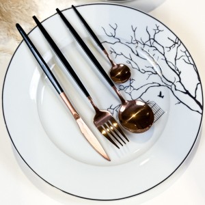 Set de Tacamuri Portugheze, 24 de piese, Auriu Rosé si Negru lucios Set de Tacamuri Portugheze, 24 de piese, Auriu Rosé si Negru lucios