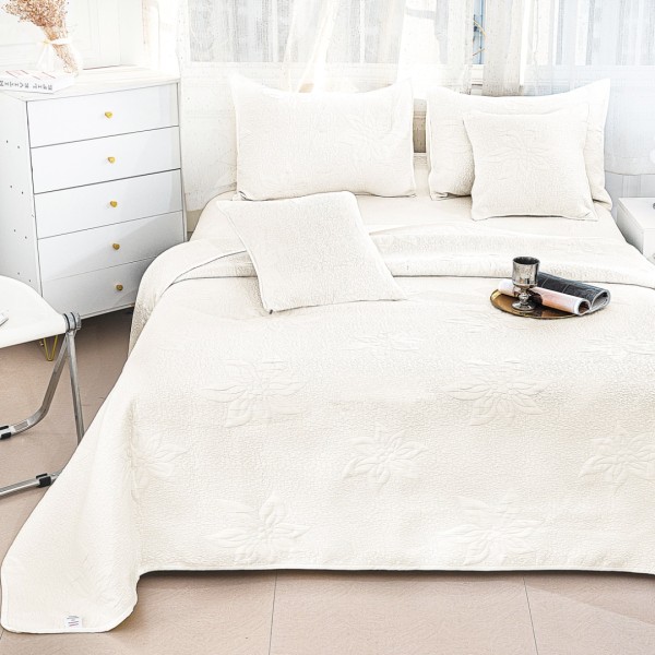 Cuvertura Pat Dublu, Bumbac cu In, Model Brodat Direct în Tesatura, 230x250 cm, 2 fete de perna 52x72cm, 2 fete de perna 46x46cm, Crem, Flori [1]