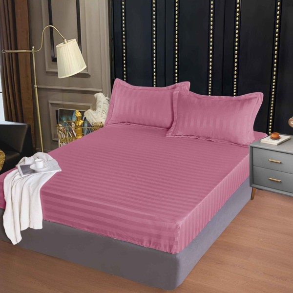 Cearsaf cu Elastic 160x200 cm – Damasc Finetat, 70% Bumbac, 2 Fete de Perna 55x80 cm, Roz – Confort Premium si Fixare Perfecta [1]