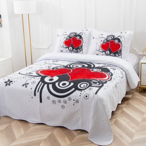 Cuvertura Matlasata, Pat Dublu, 230x250 cm, 3 Piese, Bumbac Finet Satinat, Imprimeu Digital, IDENTIC CU POZA, 2 Fete de Perna 60x80 cm, Alb, Negru, Rosu, Inimioare