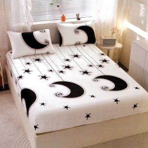 Cearsaf cu Elastic Cocolino 180x200cm si 2 fete de perna 50x70cm, Alb, Negru, Luna si Stele