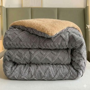 Pilota CoCoLiNo Sherpa tip Tricotaj cu blanita, matlasata, 200x230cm, Gri inchis Pilota CoCoLiNo Sherpa tip Tricotaj cu blanita, matlasata, 200x230cm, Gri inchis