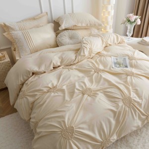 Lenjerie de Pat Premium, JOJO HOME, Finet Soft Touch, cu Inimioare din Pliuri Brodate, si Dantela Delicata, 6 Piese, Nesifonabilă și Durabilă, Crem Lenjerie de Pat Premium, JOJO HOME, Finet Soft Touch, cu Inimioare din Pliuri Brodate, si Dantela Delicata, 6 Piese, Nesifonabilă și Durabilă, Crem