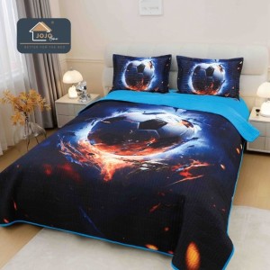 Cuvertura Matlasată, Bumbac Finet, cu Imprimeu 5D, 220x240cm + 2 fete de perna 50x70cm, Bleumarin, Minge Cuvertura Matlasată, Bumbac Finet, cu Imprimeu 5D, 220x240cm + 2 fete de perna 50x70cm, Bleumarin, Minge