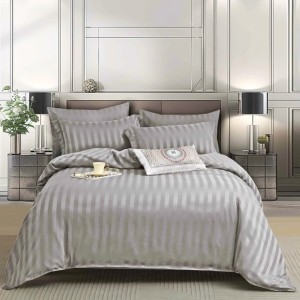 Lenjerie HoReCa, pat dublu, Damasc Finetat Deluxe cu Elastic, 6 piese, Gri deschis Lenjerie HoReCa, pat dublu, Damasc Finetat Deluxe cu Elastic, 6 piese, Gri deschis