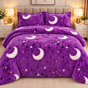 Lenjerie pat dublu, Super Pufoasa COCOLINO,cu ELASTIC, 4 piese, Mov, Steluțe si Luna