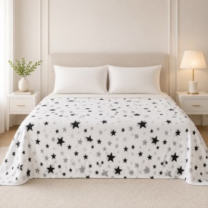 Patura Pufoasa CoCoLiNo (Fleece), 200x230cm, 240gr/mp, Alb, Stelute - Răsfățul Perfect pentru Serile Racoroase Patura Pufoasa CoCoLiNo (Fleece), 200x230cm, 240gr/mp, Alb, Stelute - Răsfățul Perfect pentru Serile Racoroase
