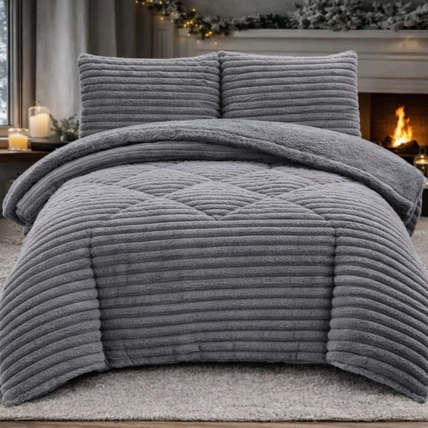  Pilota Cocolino Rabbit, 200x230cm si 2 fete de perna 50x70cm, Dungi Gofrate, Dublata cu Blanita Asortata Sherpa, Gri inchis [1]