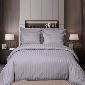 Lenjerie HoReCa, pat dublu, Damasc Finetat Deluxe cu Elastic, 6 piese, Pucioasa, Gri deschis Lenjerie HoReCa, pat dublu, Damasc Finetat Deluxe cu Elastic, 6 piese, Pucioasa, Gri deschis