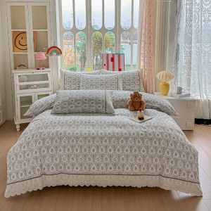 Lenjerie de Pat Premium, Bumbac 100%, cu Broderie si Volanase din Dantela, 4 Piese, Cearsaf cu Elastic, Alb, Gri, Model Royal Lenjerie de Pat Premium, Bumbac 100%, cu Broderie si Volanase din Dantela, 4 Piese, Cearsaf cu Elastic, Alb, Gri, Model Royal