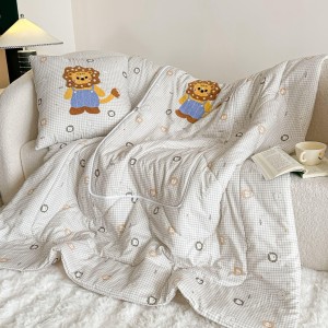 PiloPerna 2 în 1 – Pilotă Transformabilă în Pernă pentru Copii, 100x145cm, 100% Bumbac, Lion PiloPerna 2 în 1 – Pilotă Transformabilă în Pernă pentru Copii, 100x145cm, 100% Bumbac, Lion