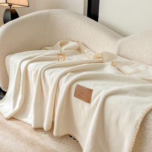 Patura Premium Tip Casmir cu Capsa 100x140 cm - Crem