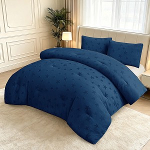 Set Pilota CoCoLiNo, 200x230 cm, cu Stelute Embosate, Puf Siliconic si 2 fete de perna 50x70 cm, Bleumarin