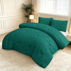 Set Pilota CoCoLiNo, 200x230 cm, cu Stelute Embosate, Puf Siliconic si 2 fete de perna 50x70 cm, Verde