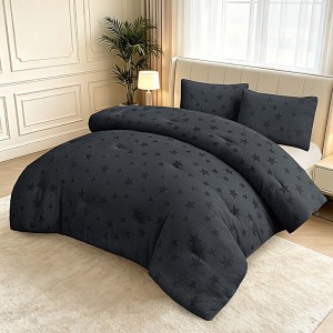 Set Pilota CoCoLiNo, 200x230 cm, cu Stelute Embosate, Puf Siliconic si 2 fete de perna 50x70 cm, Negru