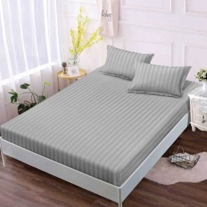 Cearsaf cu Elastic 180x200 cm Damasc Finetat, si 2 Fete de Perna 50x70 cm, Gri