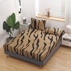 Cearsaf / Husa cu Elastic Cocolino 180x200cm si 2 fete de perna 50x70cm, Bej Maroniu, Negru, animal print