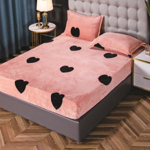 Cearsaf / Husa cu Elastic Cocolino 180x200cm si 2 fete de perna 50x70cm, Roz, inimioare negre