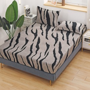 Cearsaf / Husa cu Elastic Cocolino 180x200cm si 2 fete de perna 50x70cm, Bej, Negru, animal print