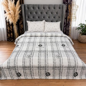 Patura pufoasa cocolino 200x230cm, 240g/mp, Gri, Alb, dungi, trandafiri Patura pufoasa cocolino 200x230cm, 240g/mp, Gri, Alb, dungi, trandafiri