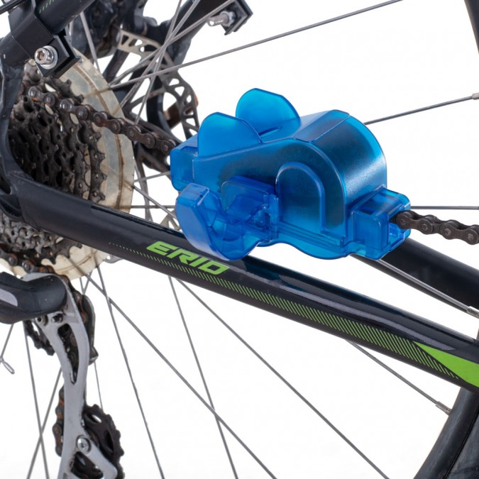 Instrument de curațare a lubrifierii lanțului de bicicleta