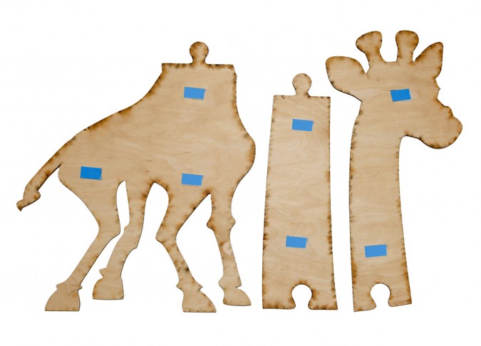 Girafa din lemn pentru masurarea inaltimii ,125 cm si o tabla cu creta, 32 x 44 cm