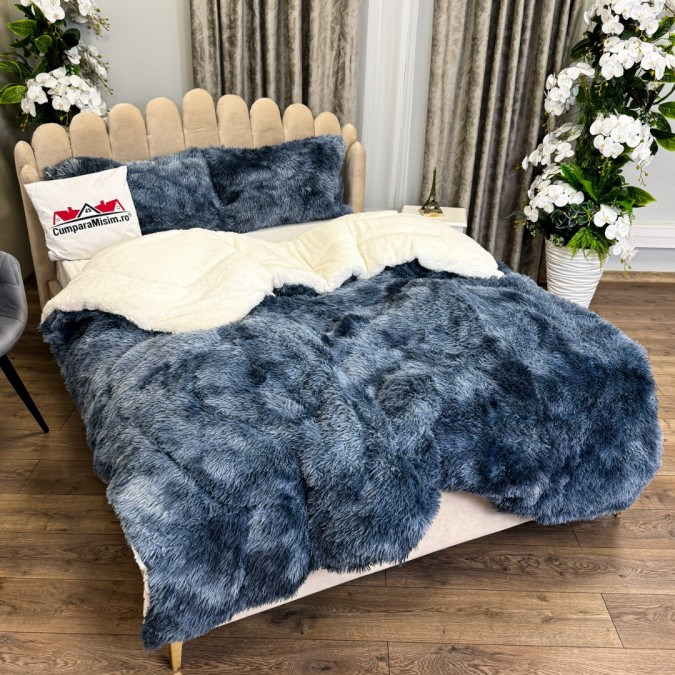 Pilota CoCoLiNo Fluffy cu Blanita tip Sherpa Alba 200x230cm + 2 fete de perna 50x70cm matlasata Bleumarin Alb degrade