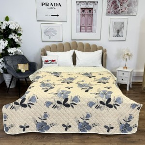 Cuvertura matlasata cu doua fete pentru pat dublu , 210x210, Crem, flori Cuvertura matlasata cu doua fete pentru pat dublu , 210x210, Crem, flori