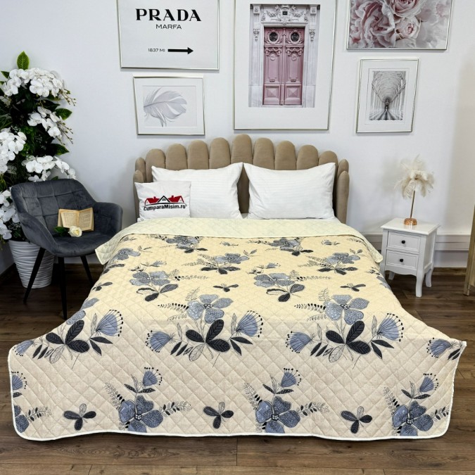 Cuvertura matlasata cu doua fete pentru pat dublu   210x210  Crem  flori